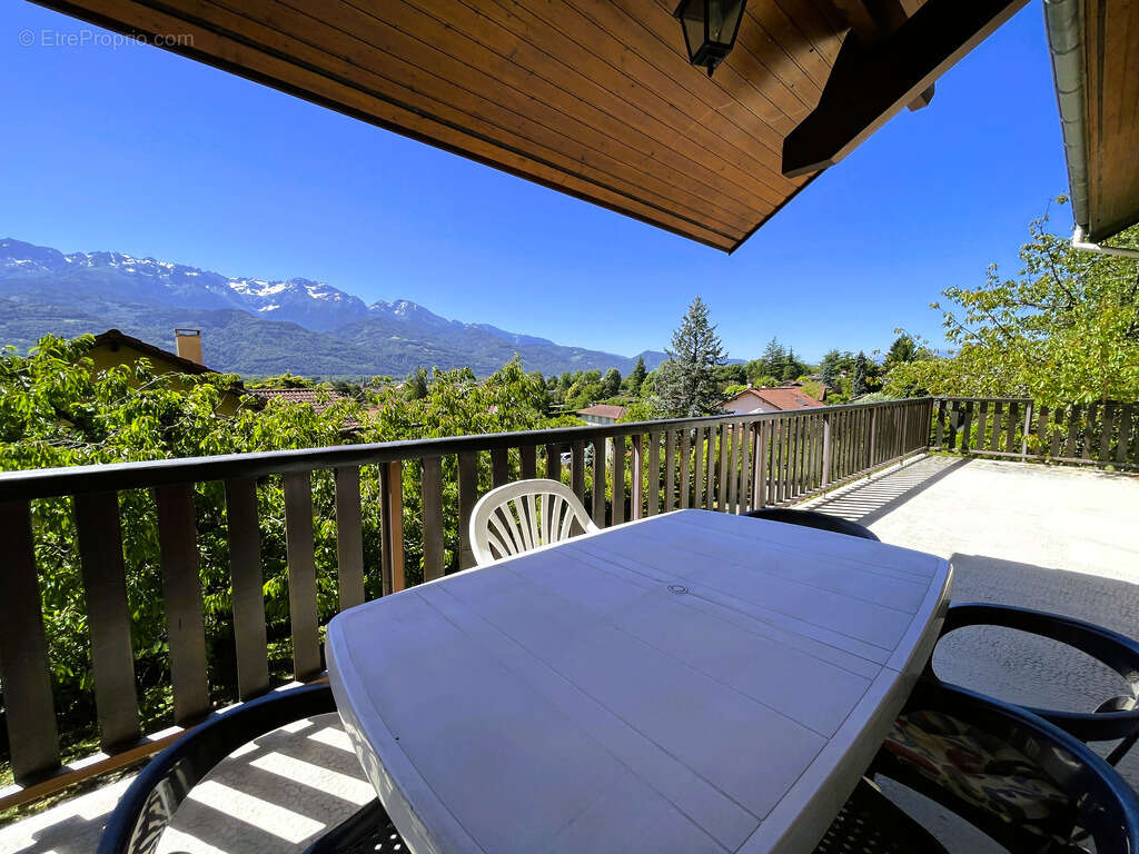 Villa en position dominante - photo 2
