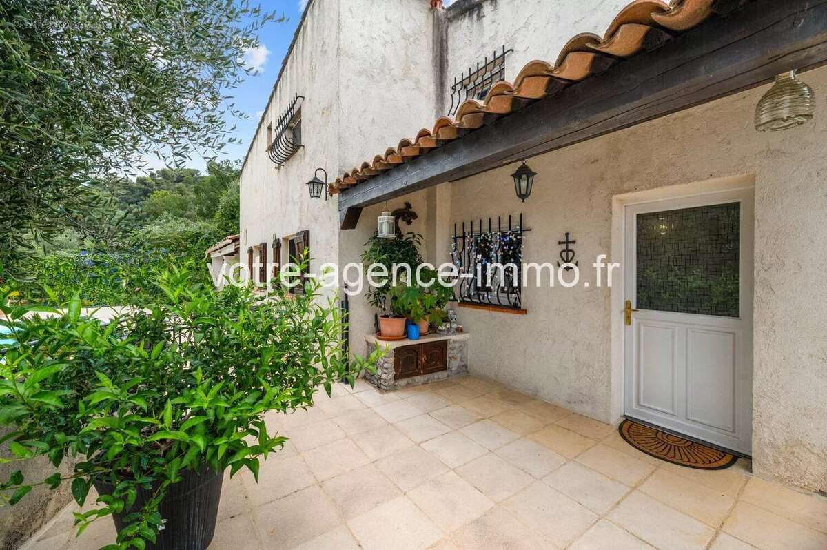 Maison 4 pièces + piscine et garage - Peille - photo 2
