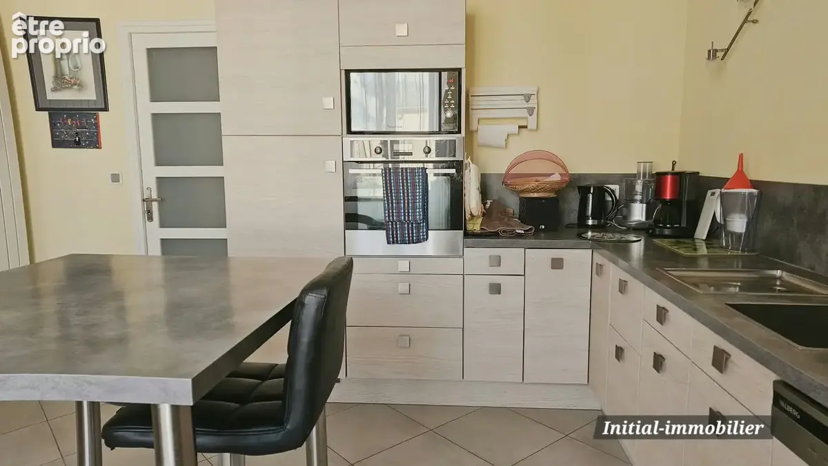 Maison de village rénovée de 125 m2 avec sa dépendance chauffée et terrain de 540 m2 - photo 3