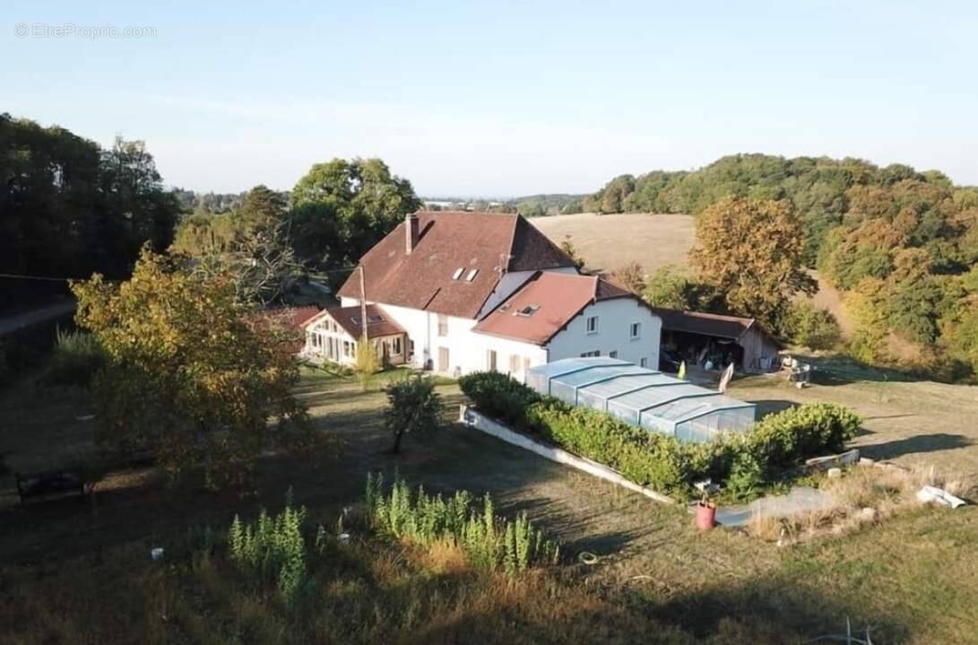 Maison à LONS-LE-SAUNIER