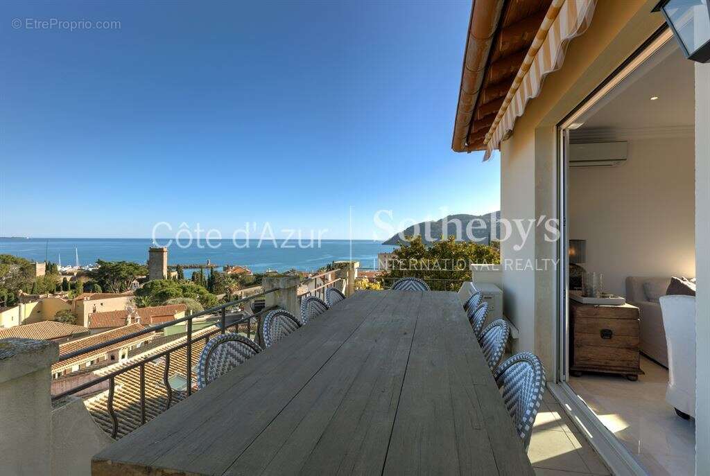 Appartement à MANDELIEU-LA-NAPOULE