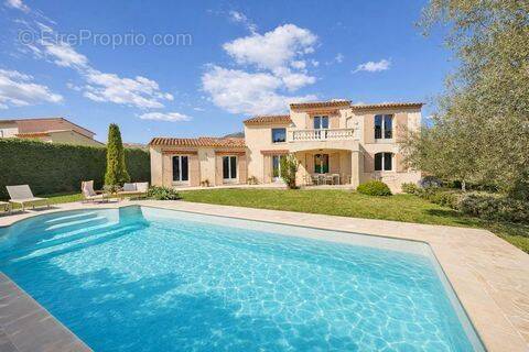 Maison à ROQUEFORT-LES-PINS