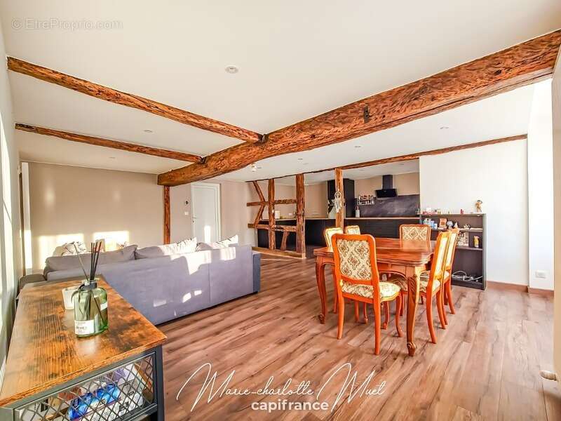 Grande maison de ville avec terrasse de 70 m² et garage, rénovée avec cachet et authenticité - photo 24