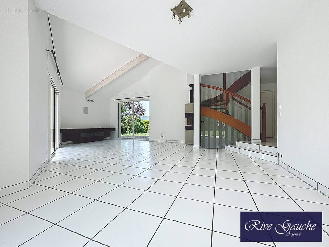 Maison à CHENS-SUR-LEMAN