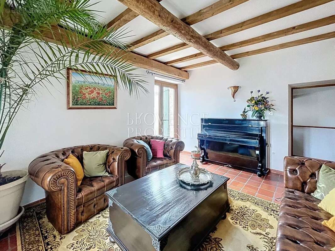 Maison à FOX-AMPHOUX