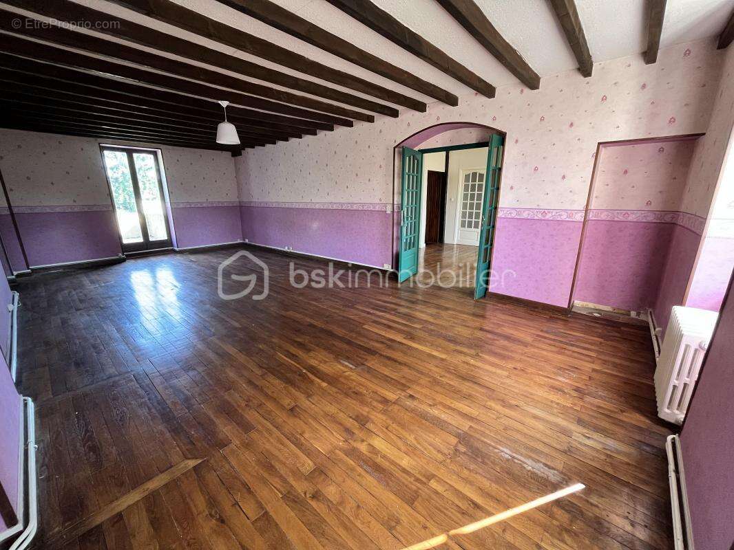 Maison à LA CHAPELLE-MONTLINARD