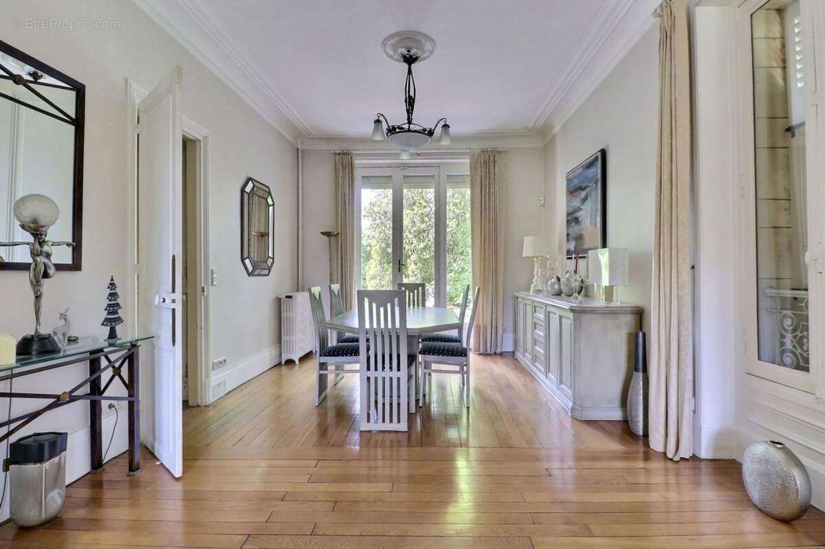 Maison à LES MUREAUX