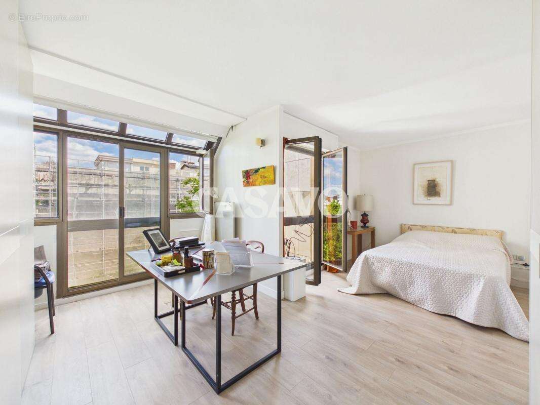 Appartement à NEUILLY-SUR-SEINE