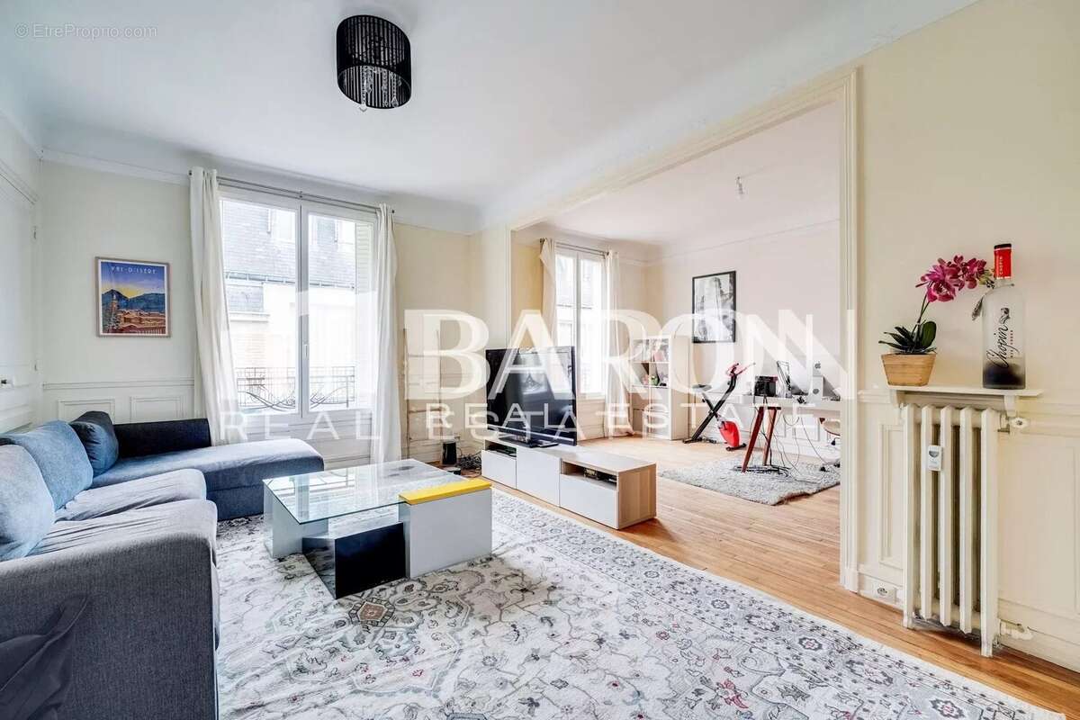 Appartement à PARIS-17E