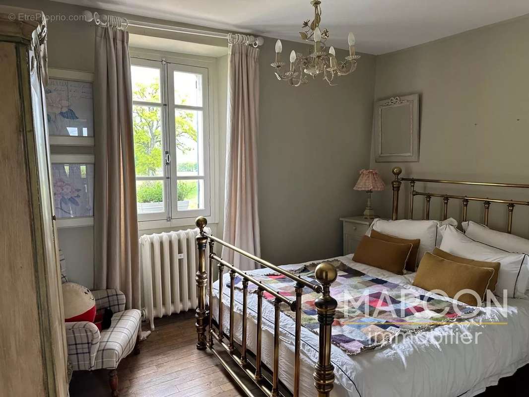 Maison à DUN-LE-PALESTEL