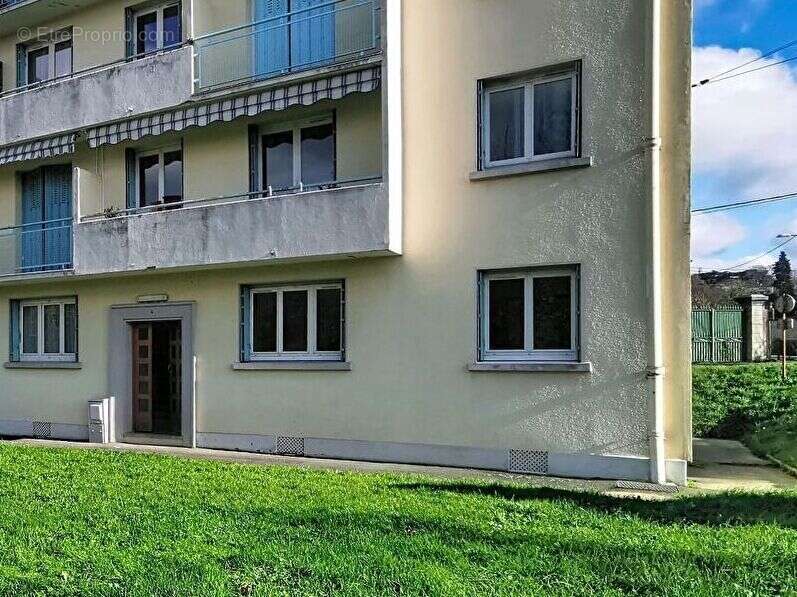 Appartement à GENAY