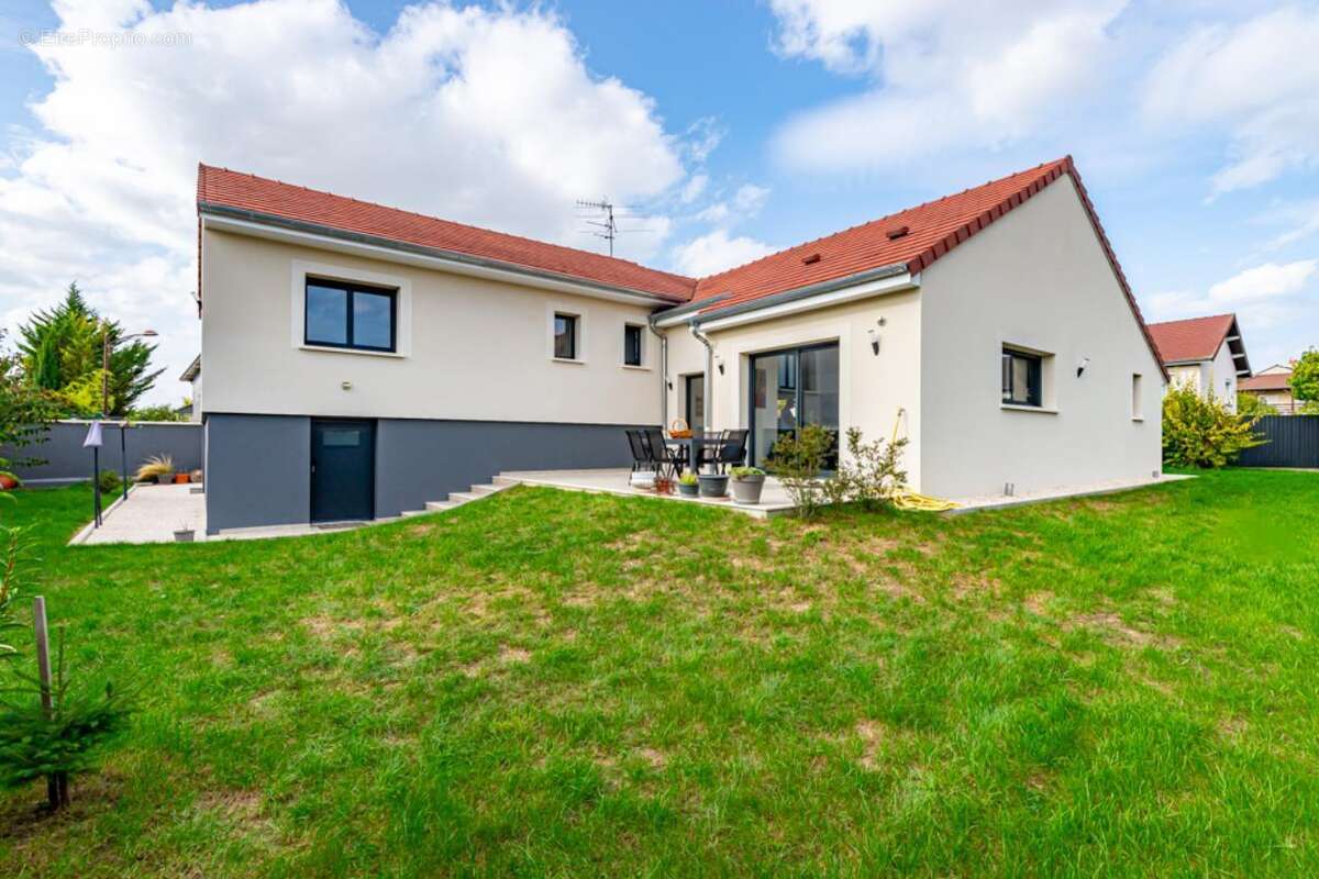 Maison à VAROIS-ET-CHAIGNOT