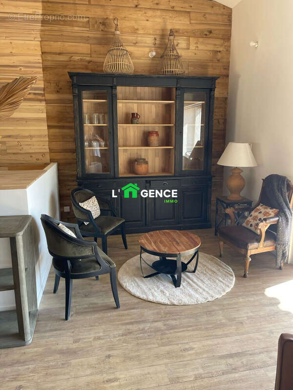 Maison à SAINTE-CROIX-DU-VERDON