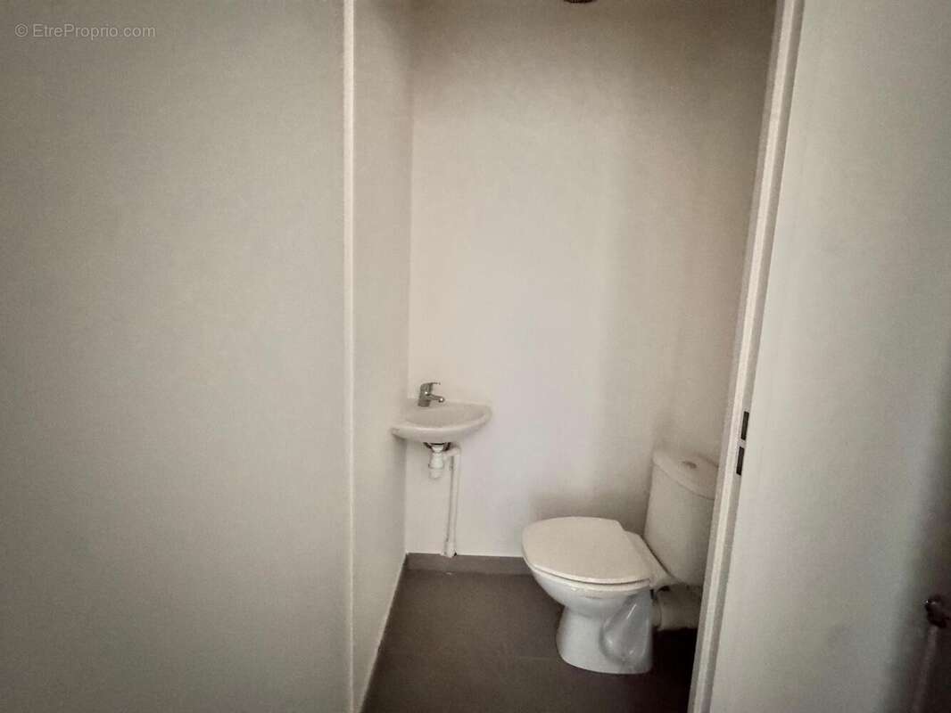   - Appartement à VILLEFRANCHE-SUR-SAONE