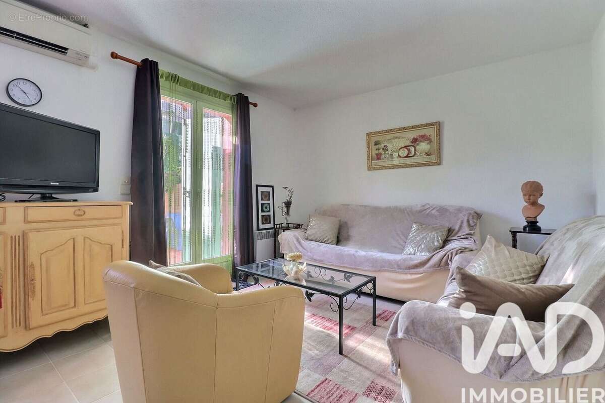 Photo 3 - Maison à ROQUEBRUNE-SUR-ARGENS