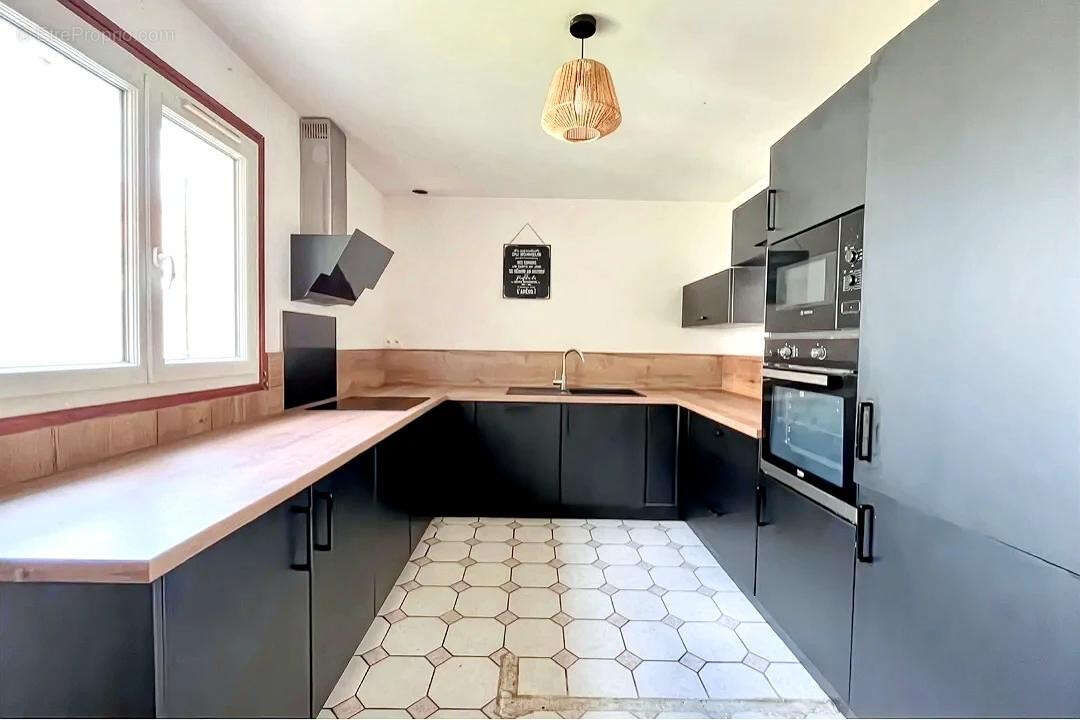 Maison à CRECY-LA-CHAPELLE