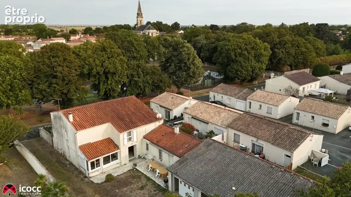 Maison 207 m² à Saint-Michel-En-L'herm  - photo 6