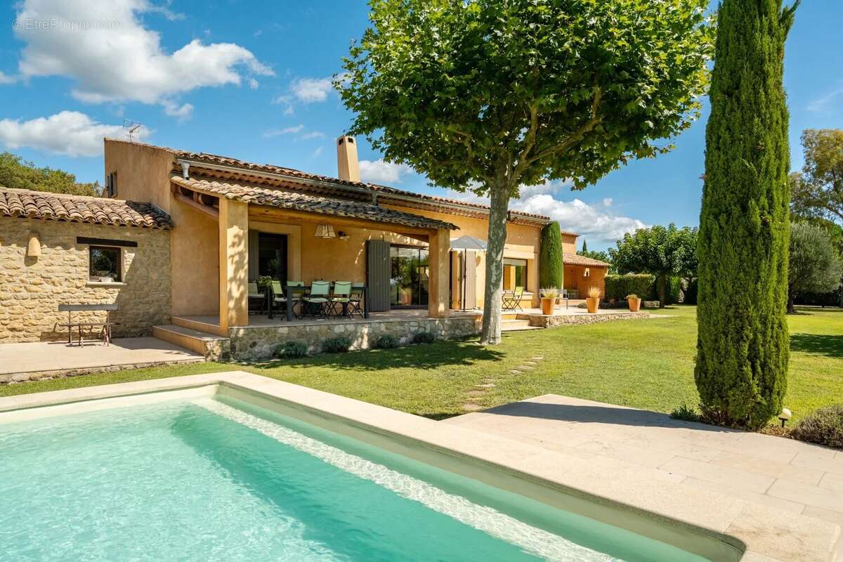 Propriété entre Vaugines et Lourmarin - photo 2