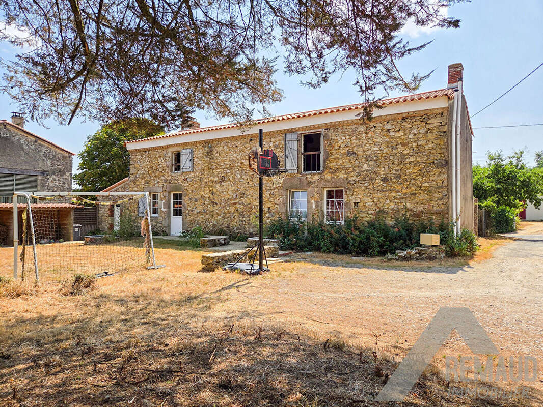 AIZENAY - Hameau proche Centre Ville - photo 4
