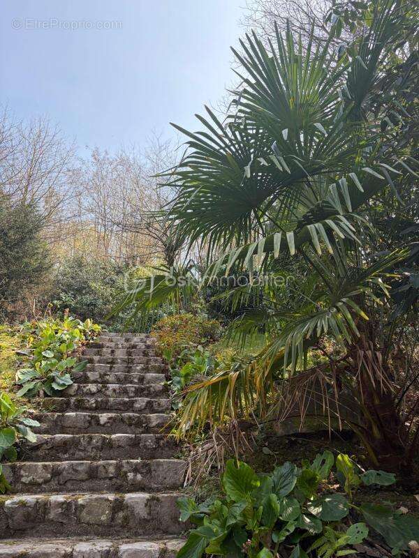 Maison à BURES-SUR-YVETTE