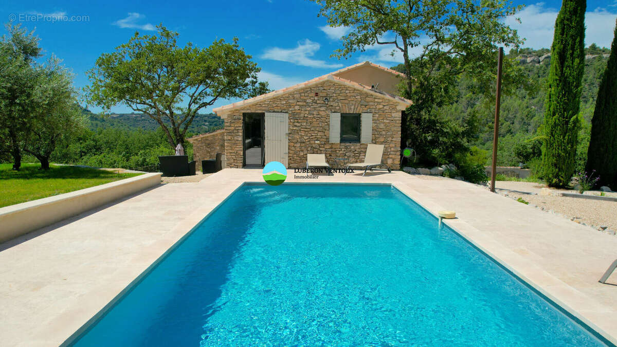 Maison à VENASQUE