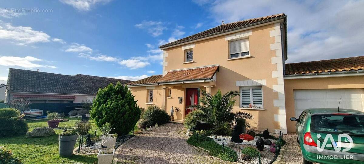 Photo 1 - Maison à NOYANT-DE-TOURAINE