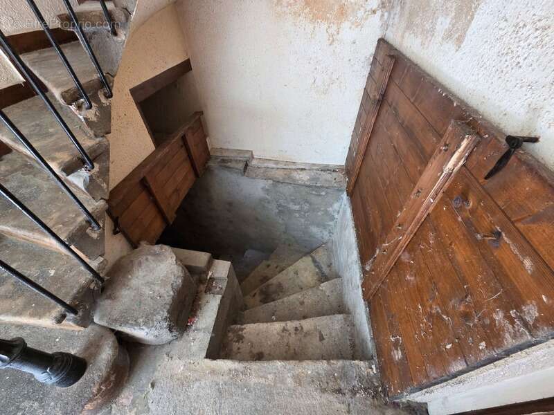 *** exclusivite *** maison de ville avec petit garage et cave - a renover *** billom 63160 *** - photo 13