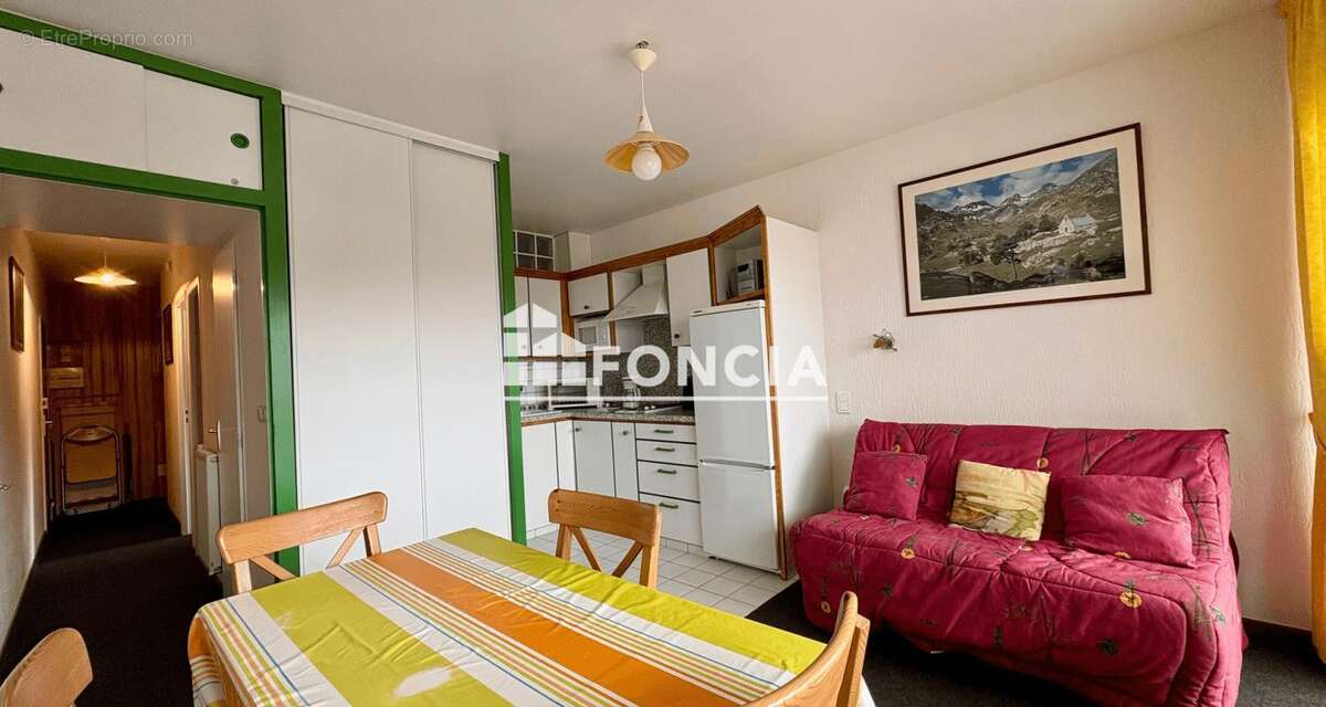 Appartement à EAUX-BONNES