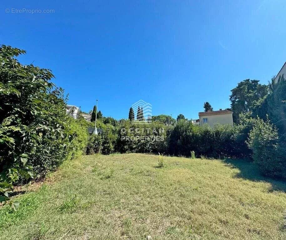 Terrain à CANNES