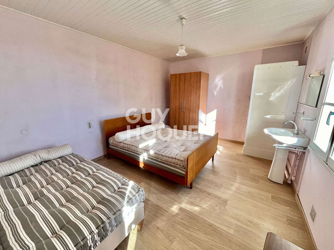 Commerce à AIRE-SUR-L&#039;ADOUR