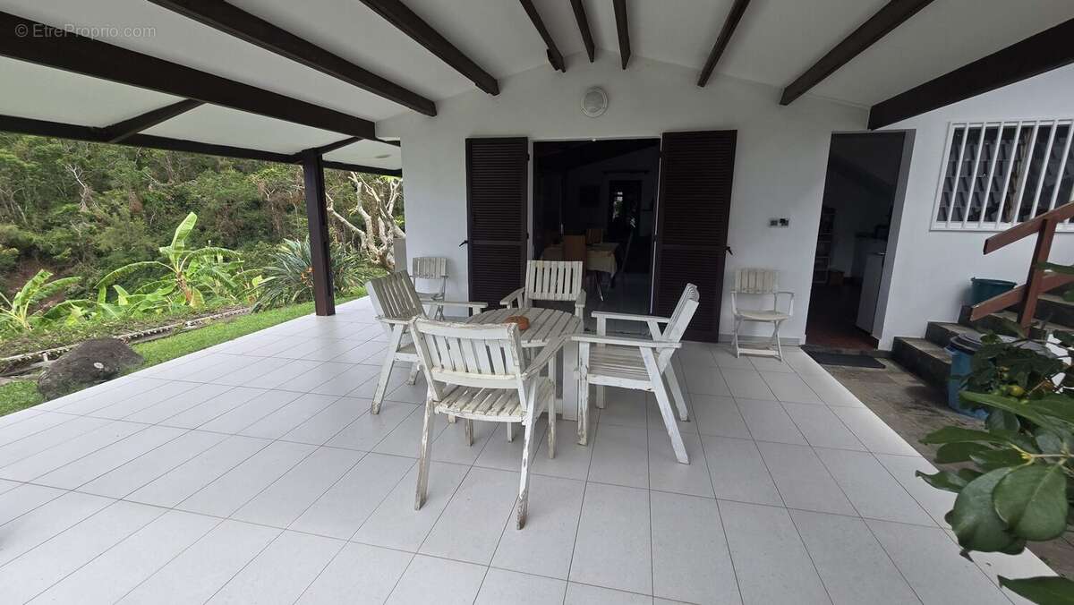 Maison 120 m² à Saint-Denis  - photo 8