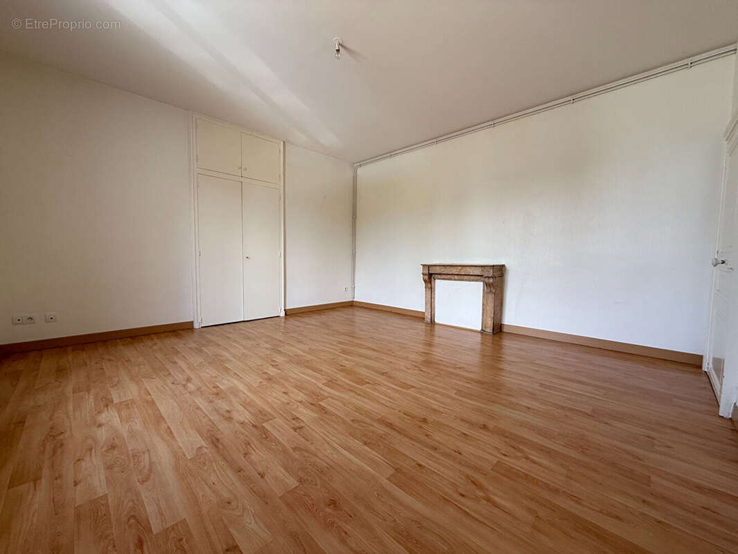 Appartement Montluçon 156 m2 avec garage et cour - photo 6