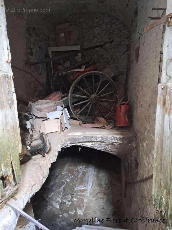 Batisse de caractère en pierre à rénover  SAUVAGNAT SAINTE MARTHE (63) - photo 14