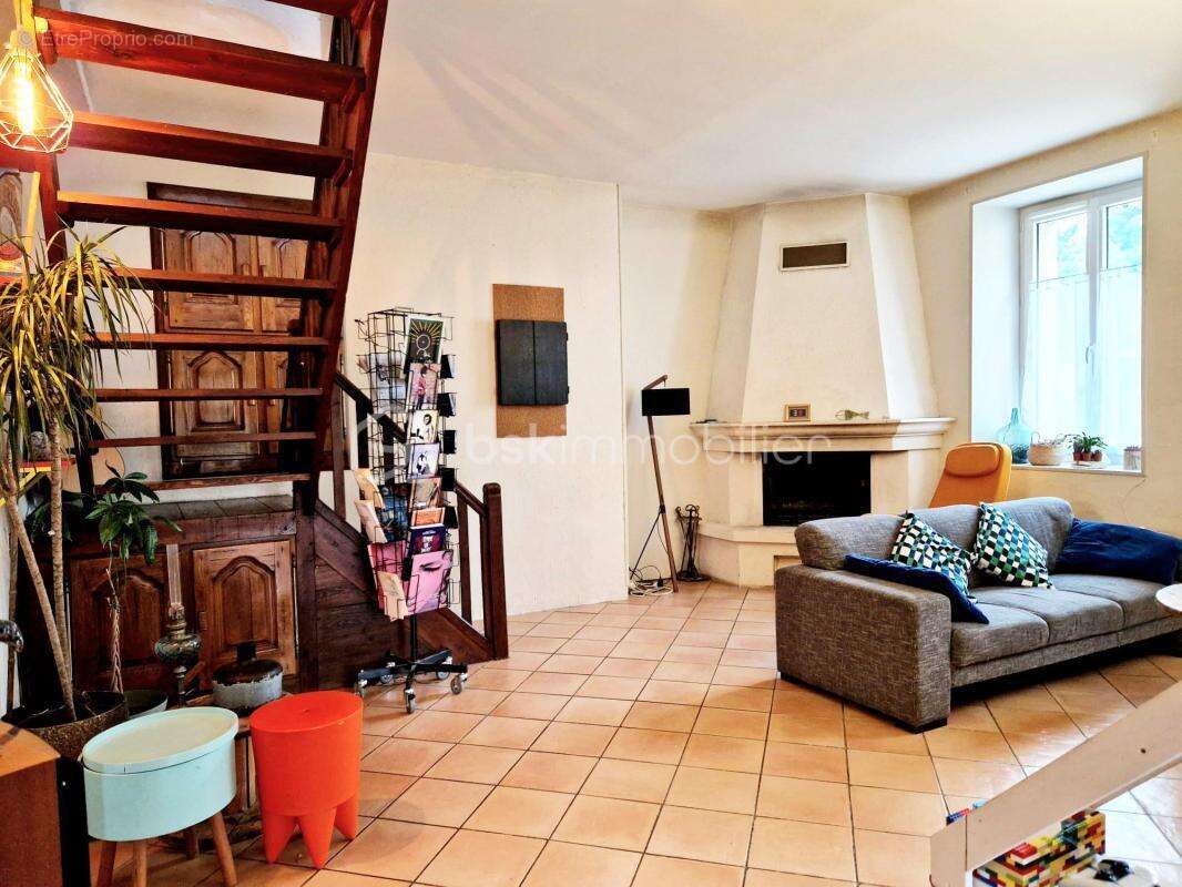 Maison à BAZAINVILLE