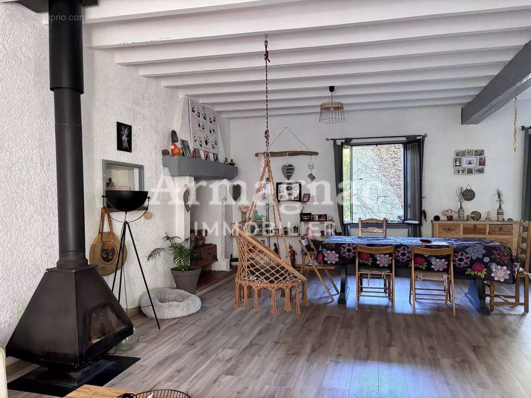 Maison à VIC-FEZENSAC