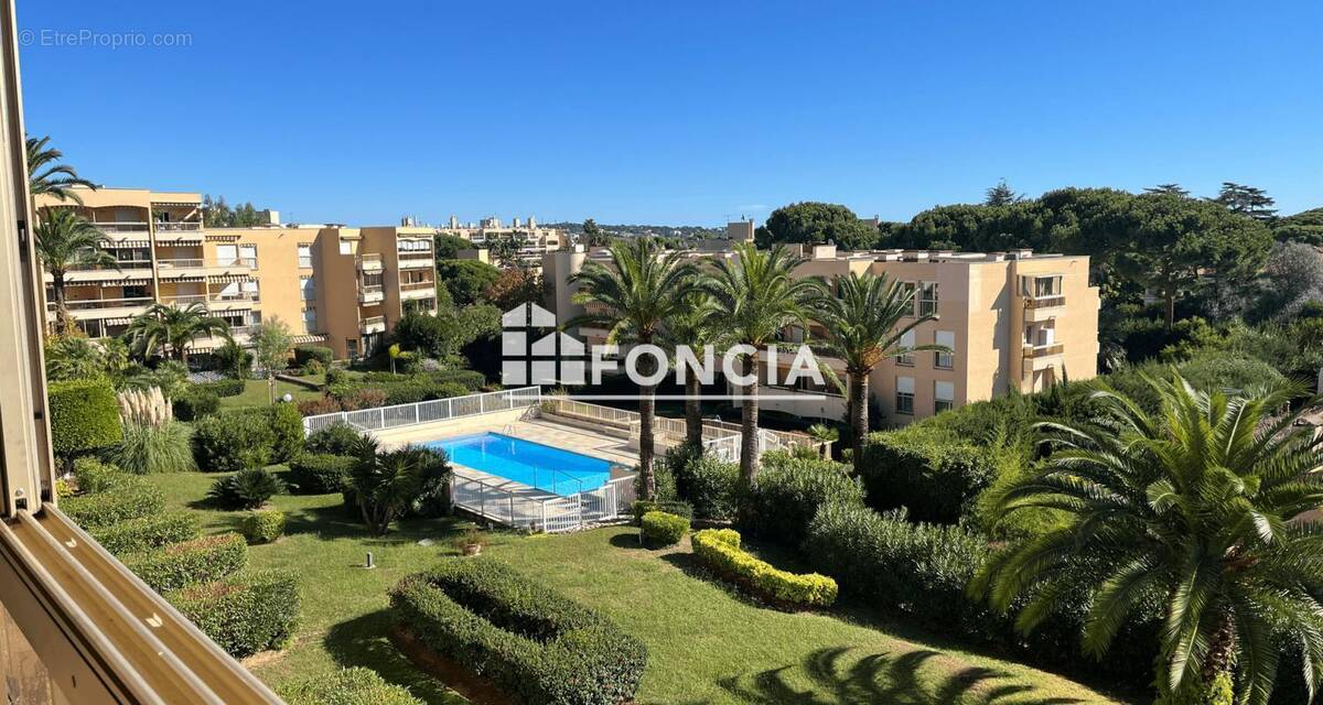 Appartement à VALLAURIS