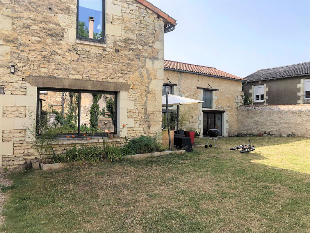 Maison à MIREBEAU