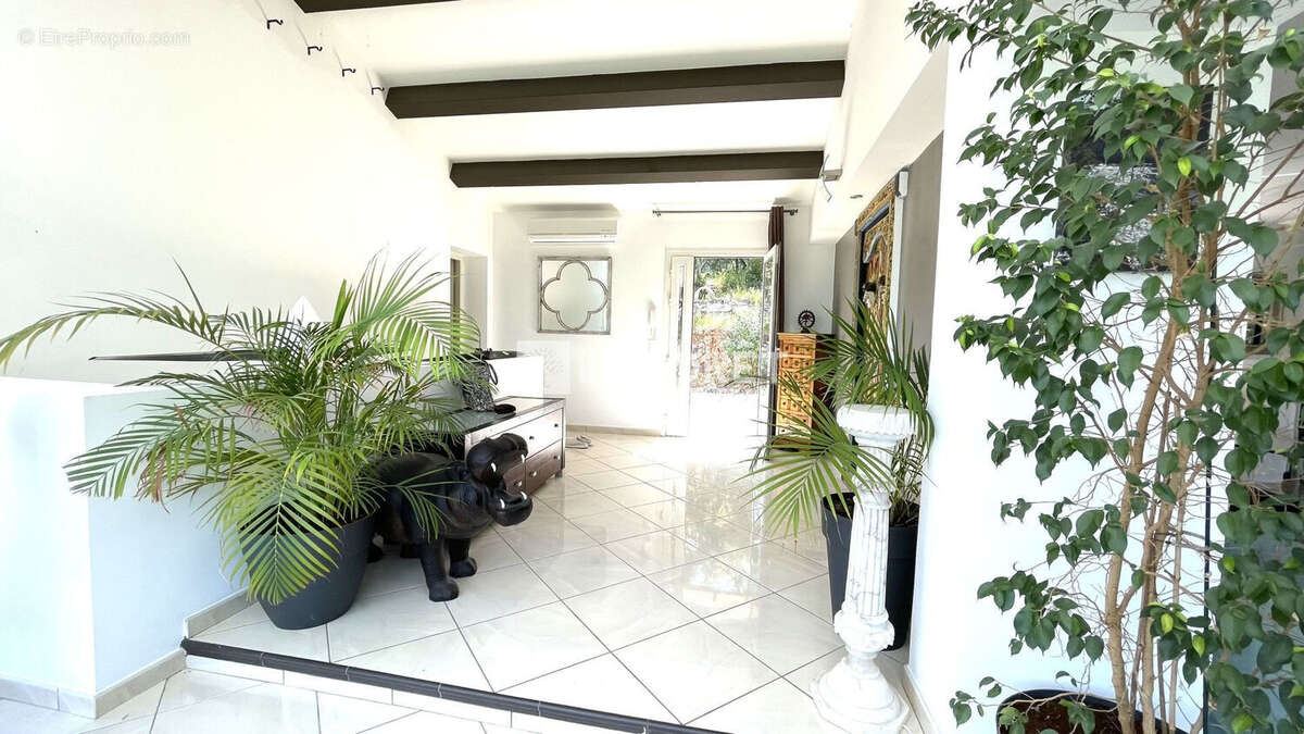 Villa Cabasse 9 pièces 230 m2  4 chambres avec piscine - photo 2