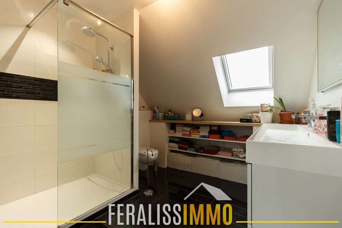 Maison à NEUVILLE-SUR-OISE