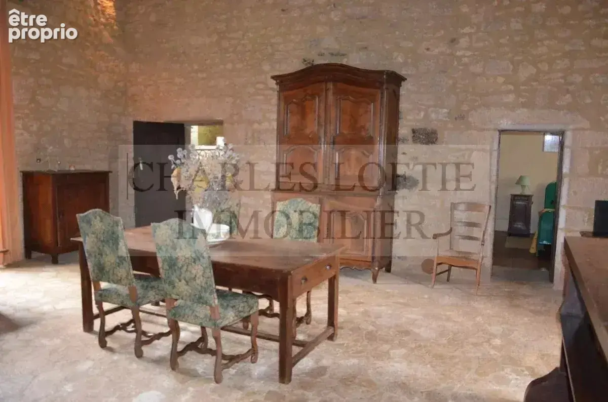  Propriété mitoyenne dans un château Médiéval du 14ème et 15eme siècles - photo 18