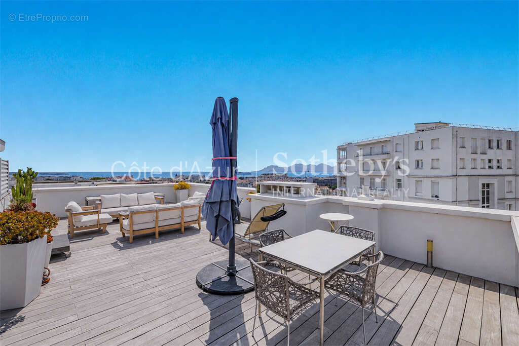 Penthouse duplex avec terrasse de 69 m² et vue mer panoramique à Cannes Montfleury - photo 4