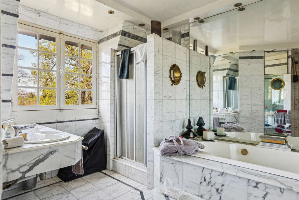 Maison à LE VESINET