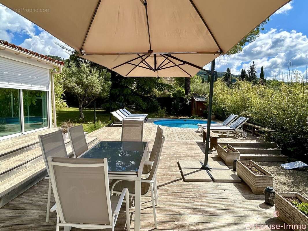 Maison à VILLECROZE