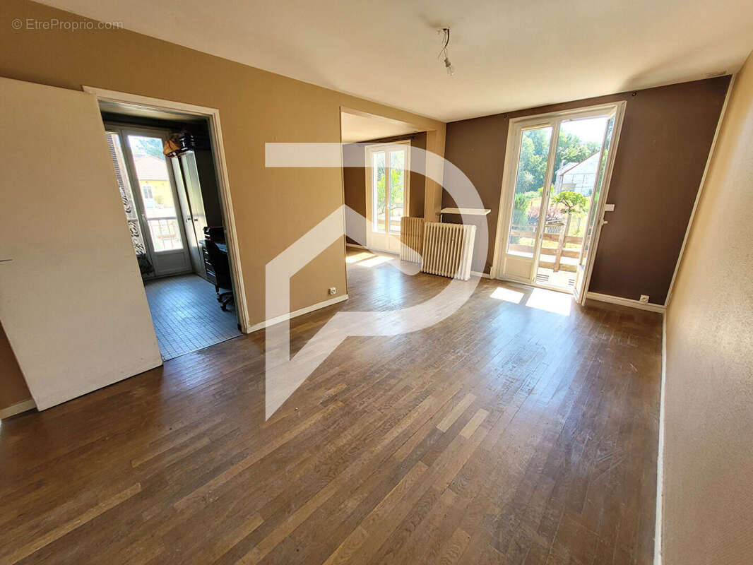 Maison à ROCHES-BETTAINCOURT