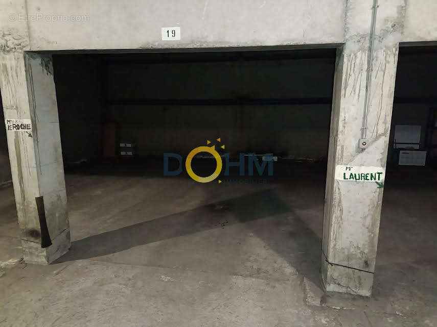 Parking à CLERMONT-FERRAND