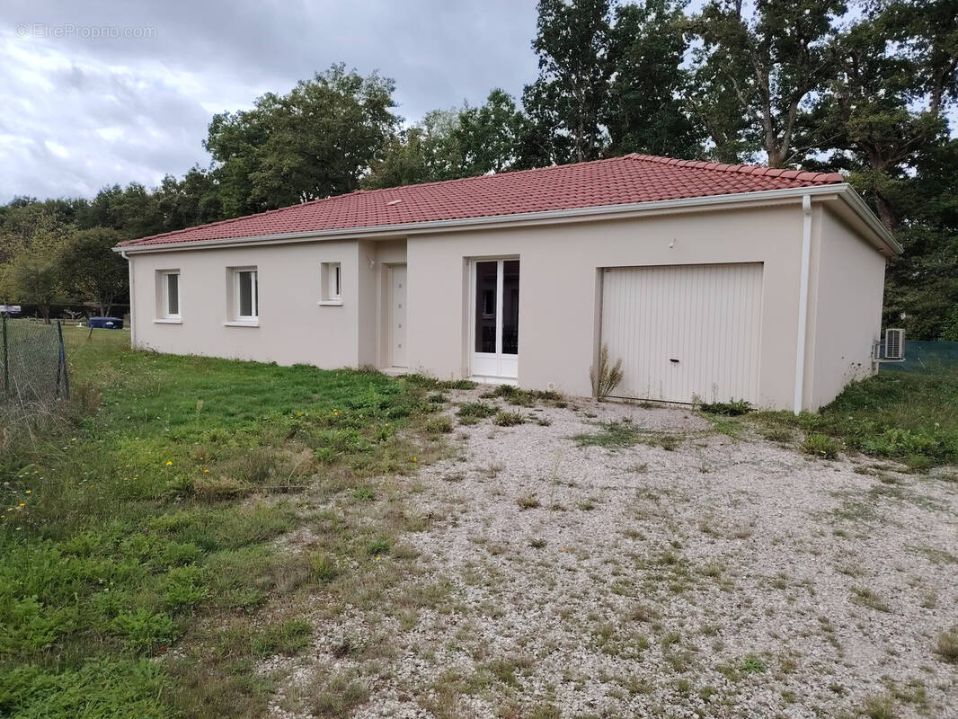 Maison à BOSMIE-L&#039;AIGUILLE