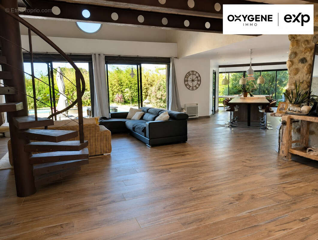 Maison 205 m² à Le Soler  - photo 4