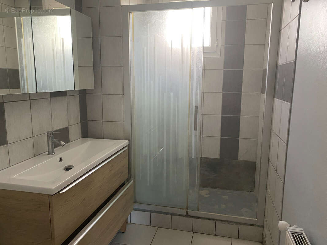 Appartement T3 avec cave, Rue Albert de Mun 26000 VALENCE - photo 12