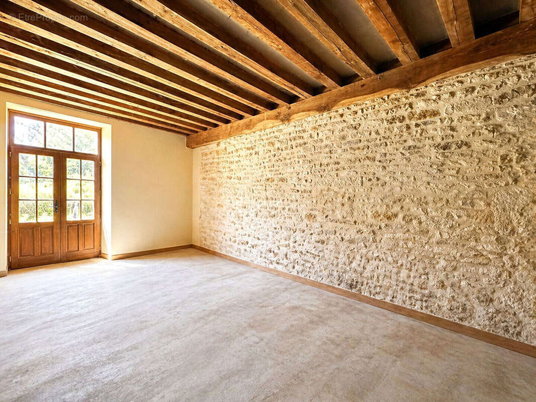 Maison à MONT-SAINT-JEAN