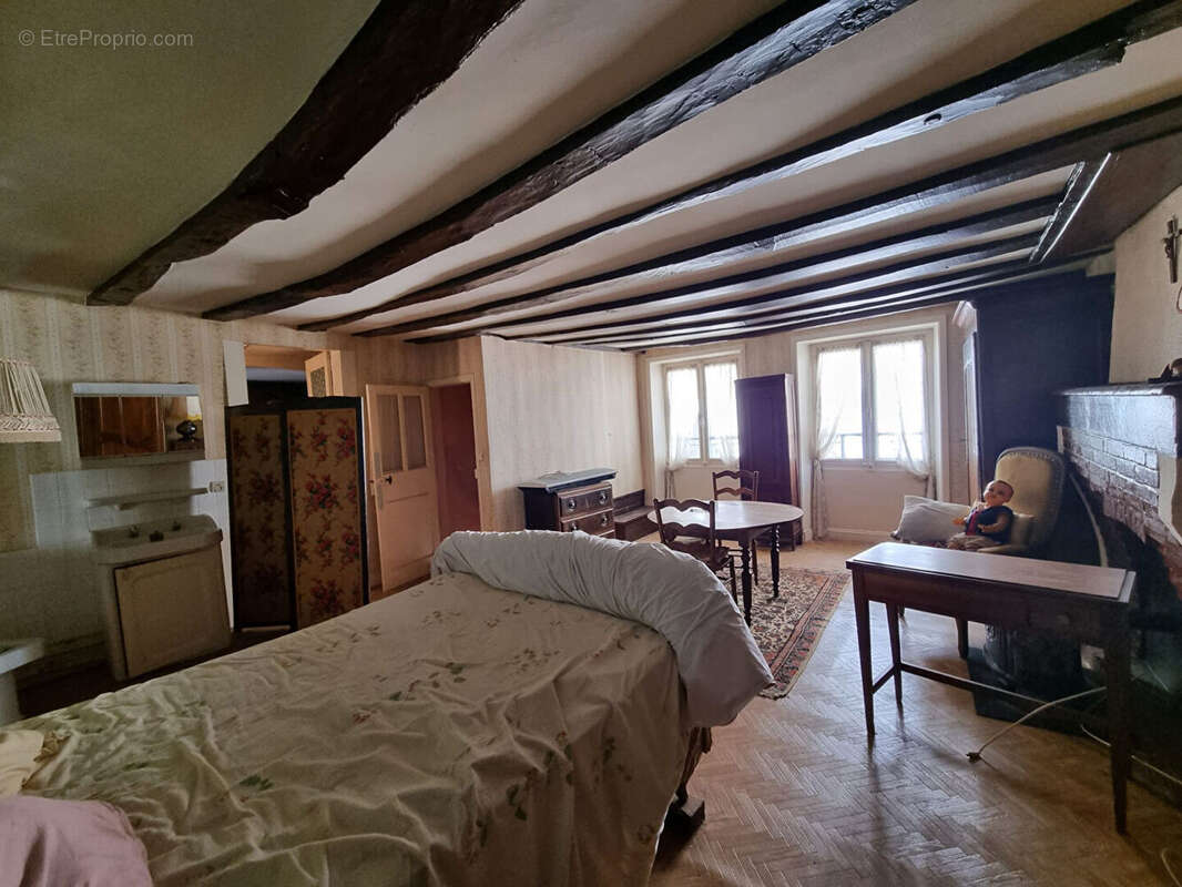 Maison à LA TRIMOUILLE